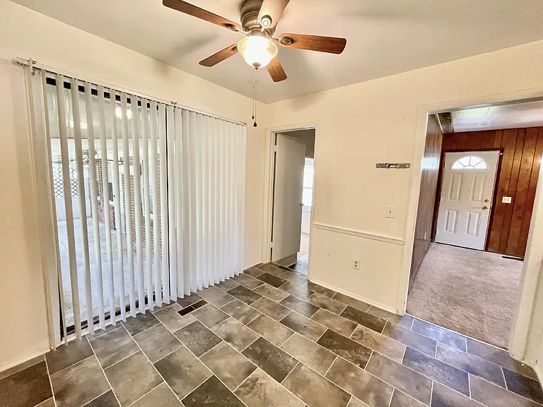 717 Rockwood Dr — Photo 3
