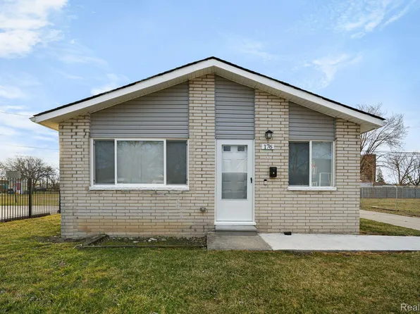 176 Court St, Mount Clemens, MI 48043