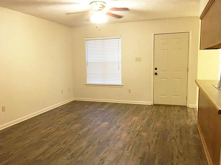 3935 Seraph Dr — Photo 2