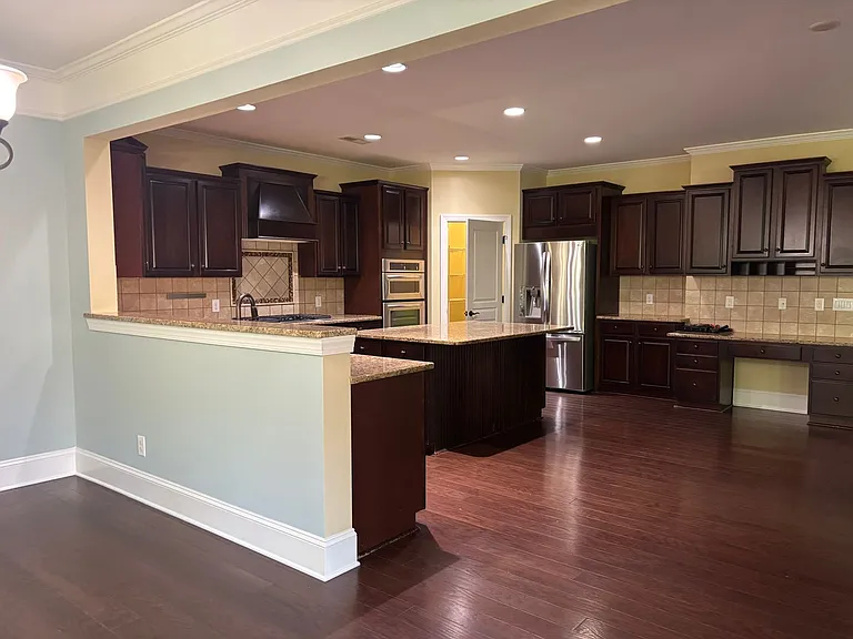 8811 Tamarron Dr — Photo 17