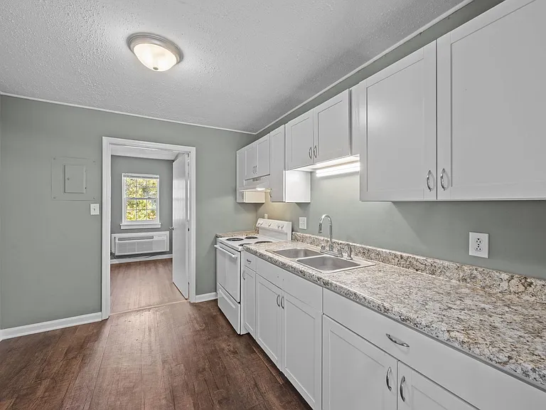 2815 Neuse Blvd — Photo 8