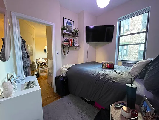 Rented by Compass | media 10