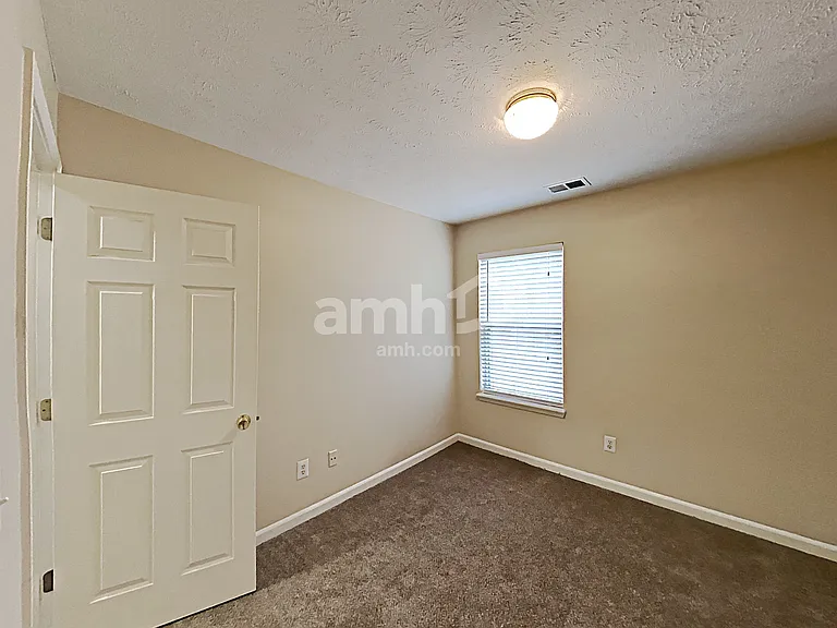 4865 Lake Park Ln — Photo 14