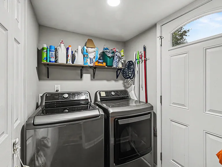 309 Farrell St — Photo 21
