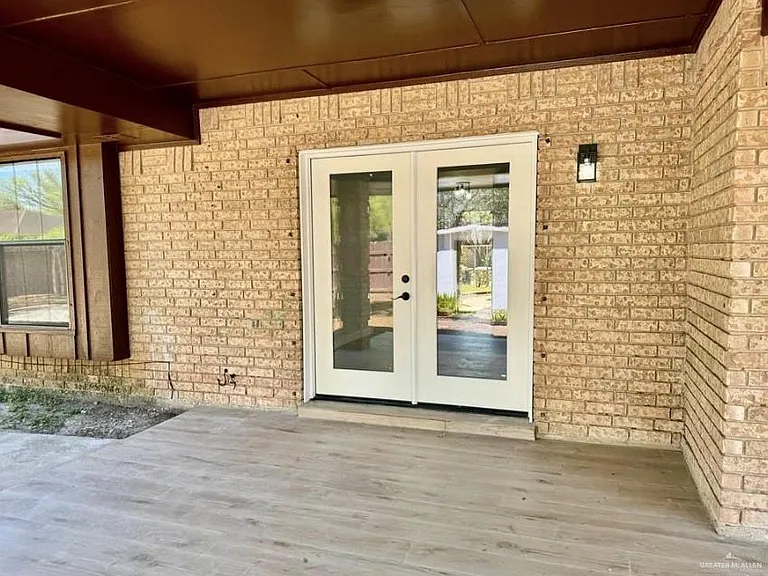 108 Collins St — Photo 10