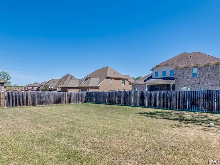 1035 Haylee Brook Ln — Photo 21