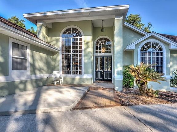 3rd image of 15702 Acorn Cir