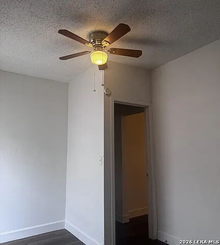 3 bed, 1.0 bath, 950 sqft, $975 — Photo 3