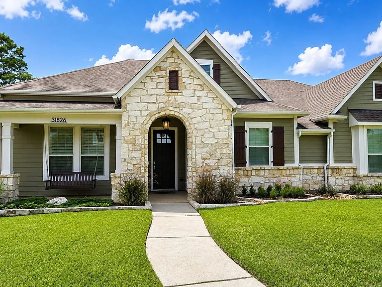 31826 Windwood Park Ln — Photo 2