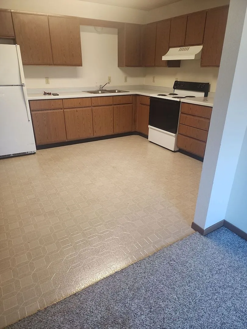Spacious 3 Bedroom Apartment in Montgomery $1,100/month — Photo 1