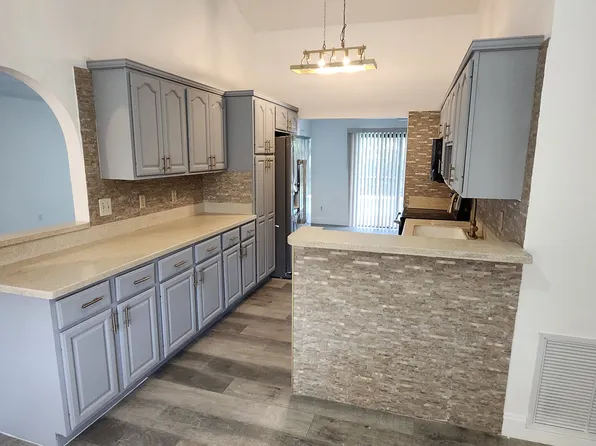 301 SW Whitmore Dr, Port Saint Lucie, FL 34984