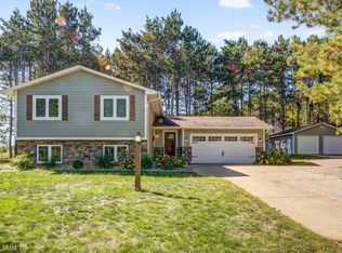32920 Hilary Cir, Cambridge, MN 55008