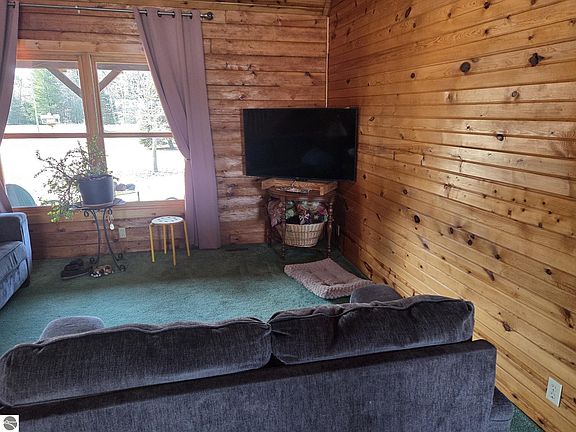 5th image of 2264 N Littlefield Rd