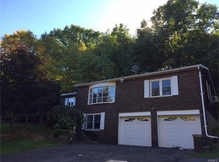 16 Old Laroe Rd, Chester, NY 10918