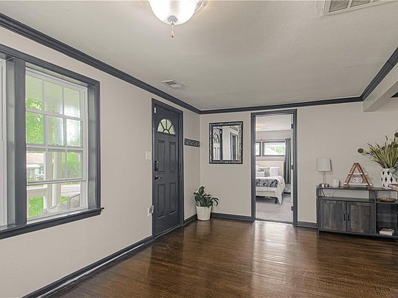 4th image of 9108 Walnut St