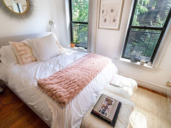 4th image of 236 E 78th St APT 4B