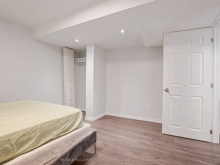 86 Seward Cres — Photo 10