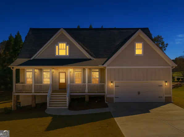 105 Bob White Dr, Calhoun, GA 30701