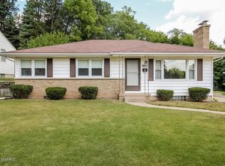1505 10th St NW, Grand Rapids, MI