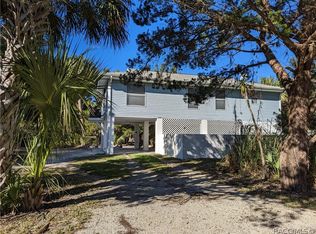12021 W Gulf Breeze Ct, Crystal River, FL 34429