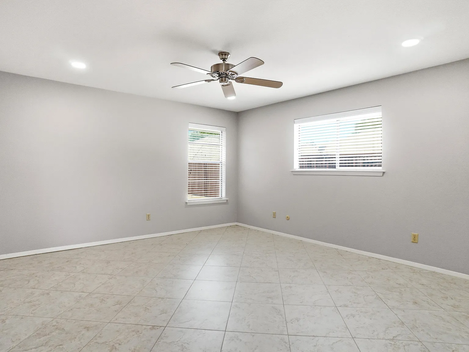 2 bed, 1764 sqft, $2,200 — Photo 4