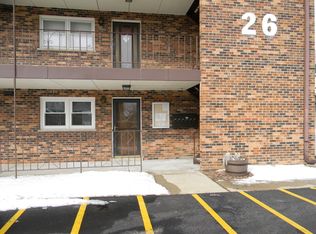 26 N Pistakee Lake Rd APT 1F, Fox Lake, IL 60020