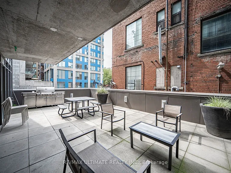 32 Camden St #906 — Photo 28