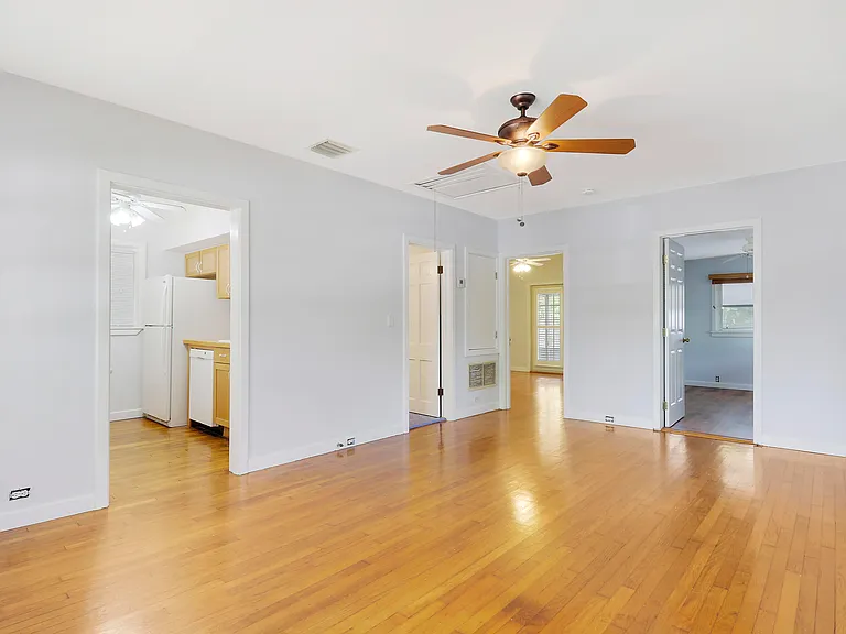 412 N K St — Photo 6