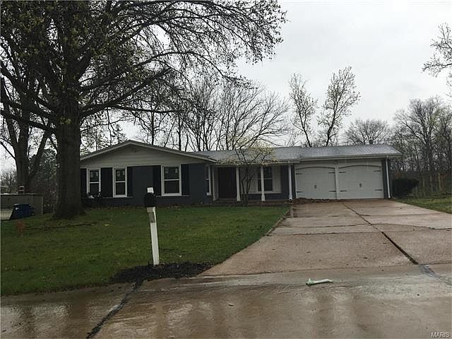 1st image of 102 Little Hill Ct
