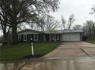 102 Little Hill Ct, Ballwin, MO 63011