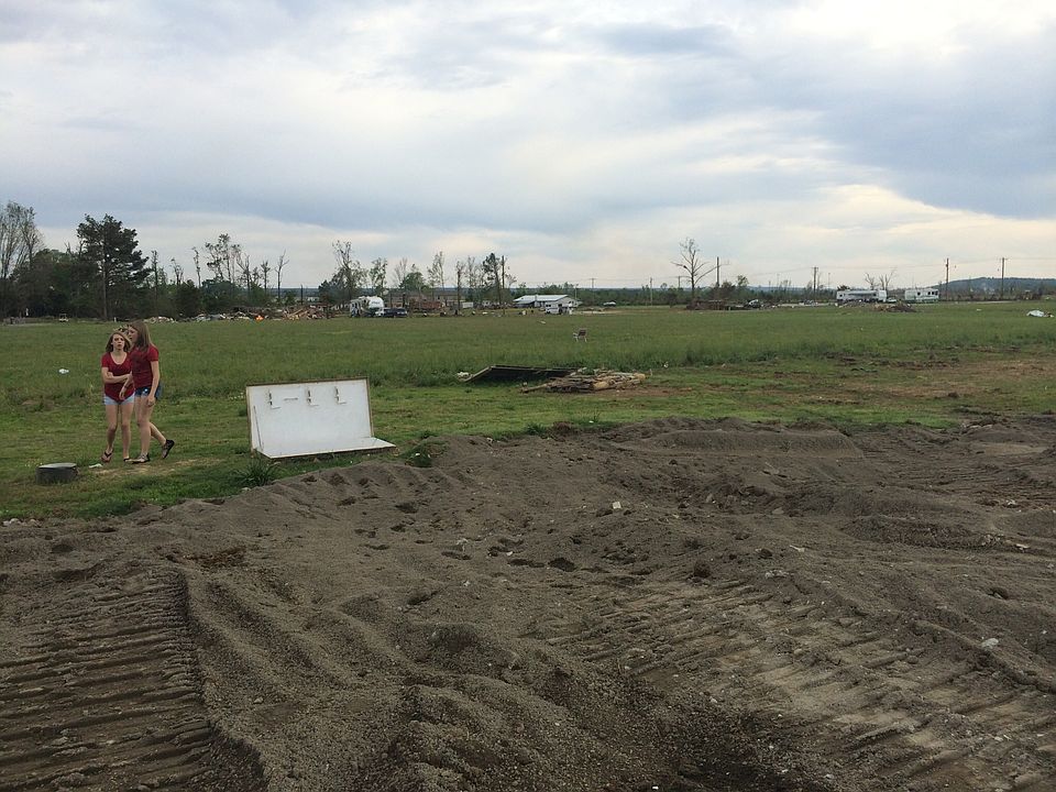1st image of 20 Aspen Creek Dr