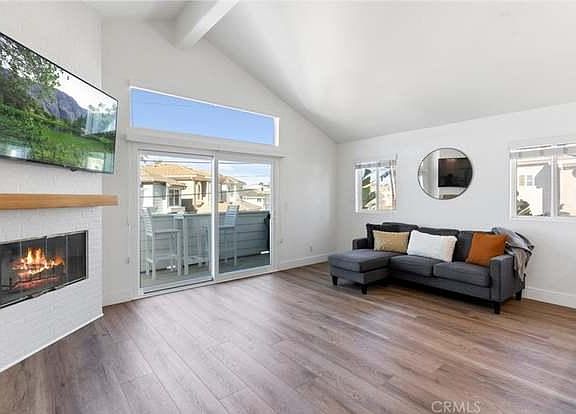 3rd image of 410 Clubhouse Ave #3