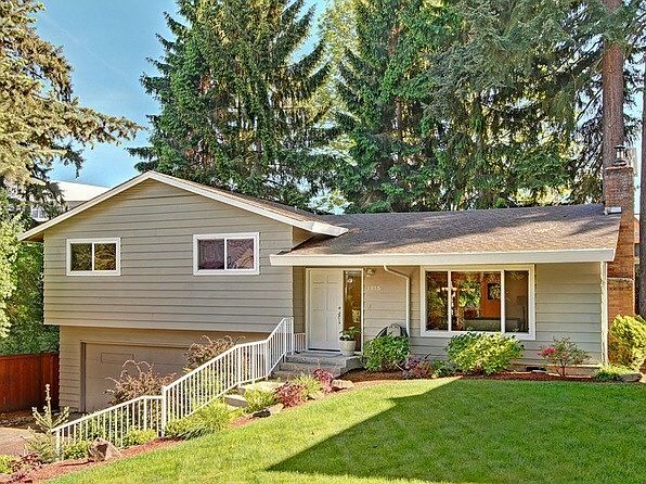 1st image of 1215 112th Ave NE
