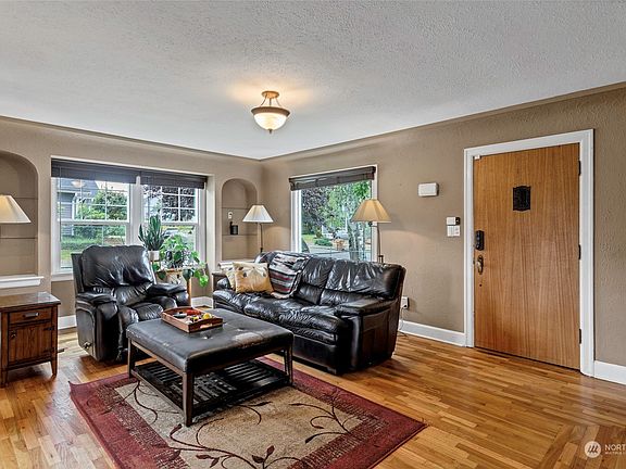 5th image of 5011 S Thompson Avenue