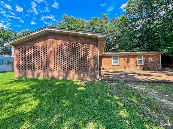 2nd image of 3020 Knight Rd