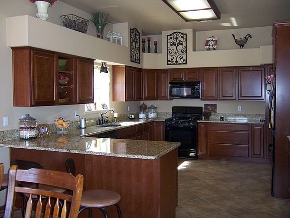 3rd image of 3853 Willow Glen Dr