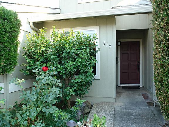2nd image of 517 Latimer Cir