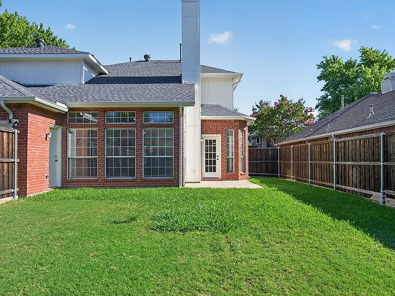 11613 Alexandria Dr — Photo 23