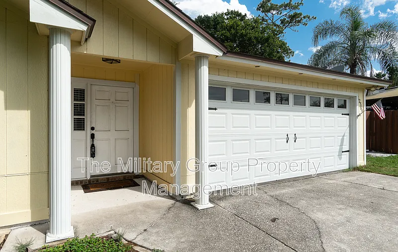 3 bed, 2.0 bath, 1471 sqft, $2,200 — Photo 2