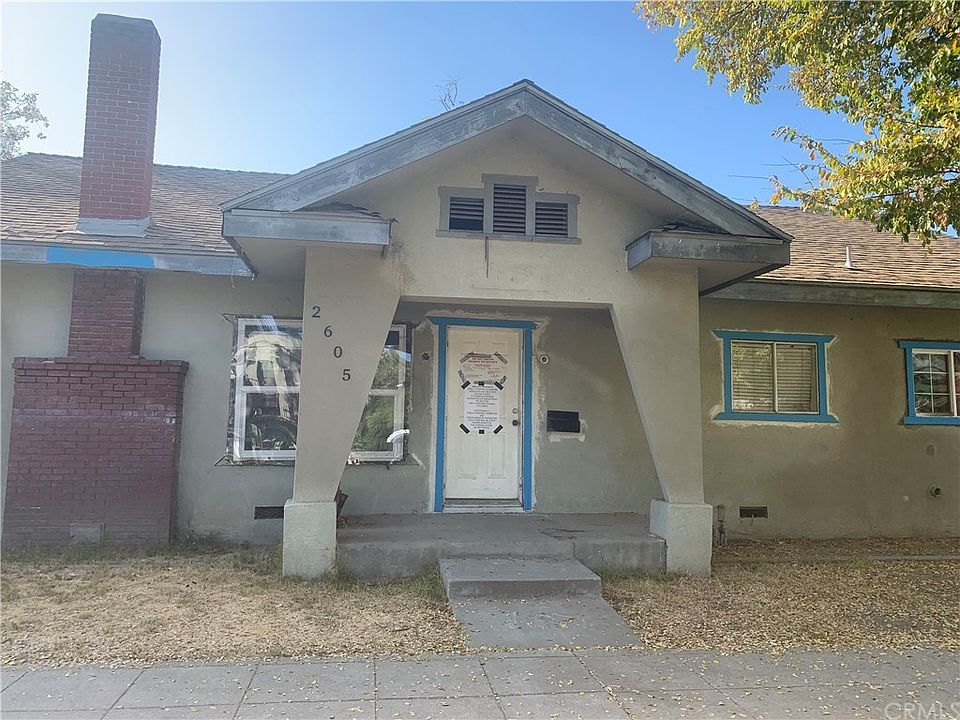 2nd image of 2605 N Van Ness Blvd
