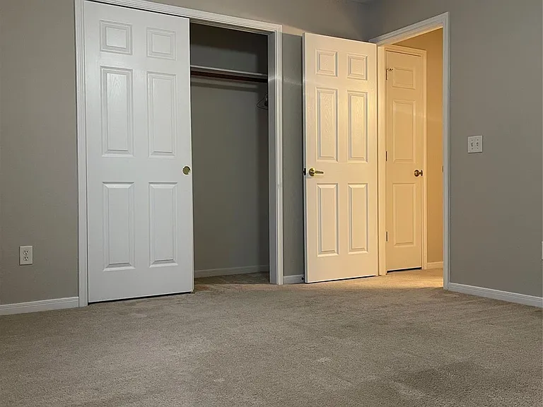 11215 Carriage Lake Dr — Photo 18