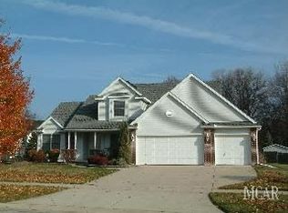7158 Eagle Point Ln, Temperance, MI 48182