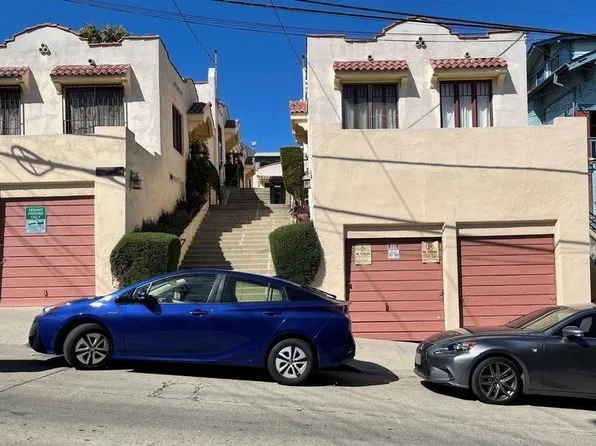 1111-1115 Douglas St, Los Angeles, CA