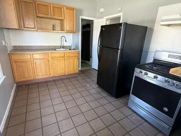 54 Sassafras St #1R — Photo 4