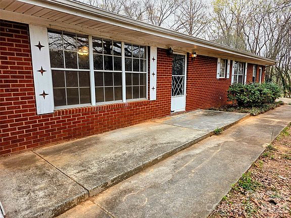 5th image of 40617 Old Cottonville Rd