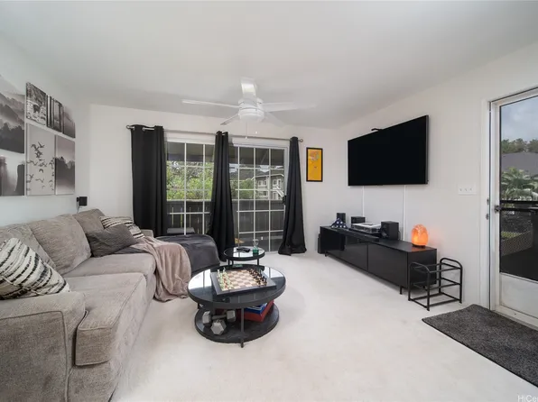 94-1351 Kulewa Loop #17U, Waipahu, HI 96797