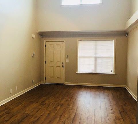 3rd image of 4213 Aurora Cir