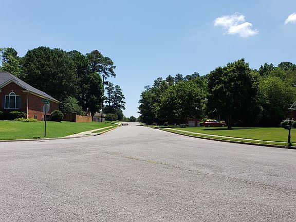 4th image of 212 Legacy Park Dr