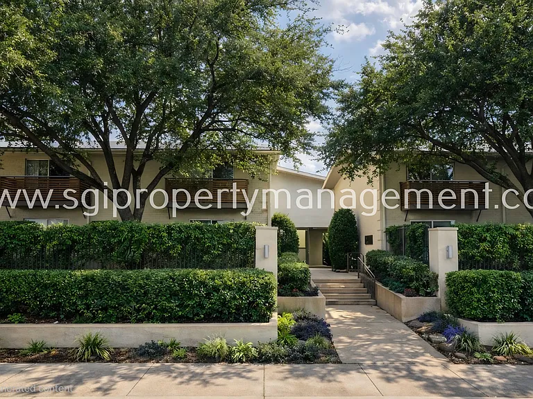 4616 W Lovers Ln — Photo 23