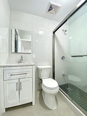 4th image of 47-23 38th St #1
